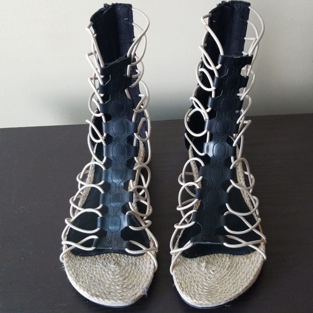 Sandles